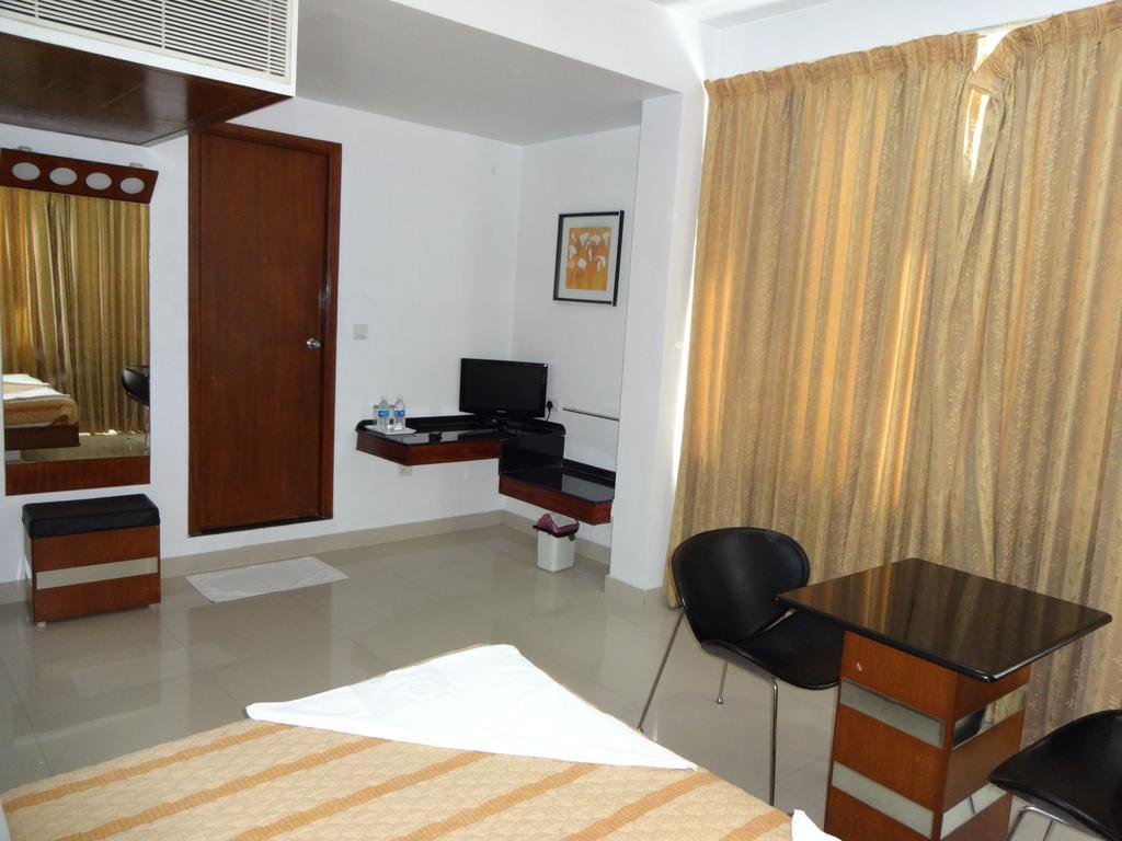 Lotus Comfort - A Pondy Hotel Pondicherry Eksteriør bilde